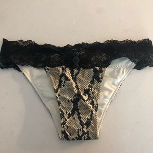 Beach Bunny swimsuit bottoms